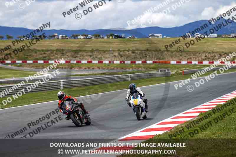 cadwell no limits trackday;cadwell park;cadwell park photographs;cadwell trackday photographs;enduro digital images;event digital images;eventdigitalimages;navarra;no limits trackdays;peter wileman photography;racing digital images;trackday digital images;trackday photos